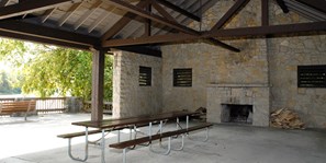 Bend View Shelter