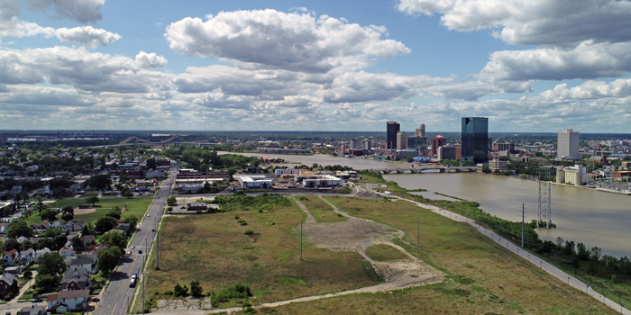 glass-city-350-x-700jpg